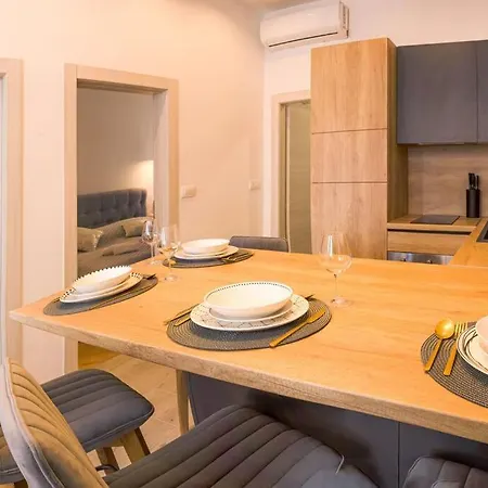 Luksuzni Ribica U Samom Centru Grada Apartment Split